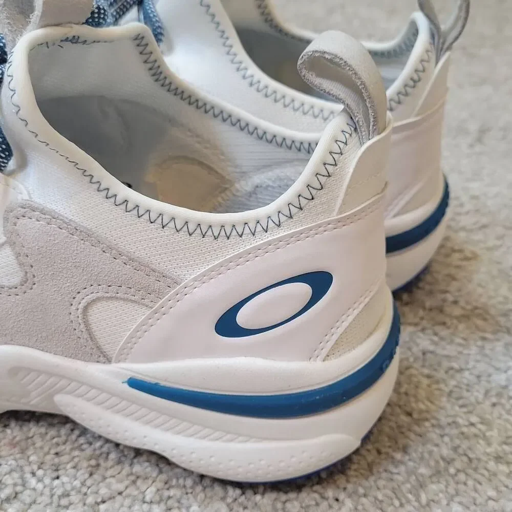Oakley Men's Cosmos Sneaker White Blue Size 9.5